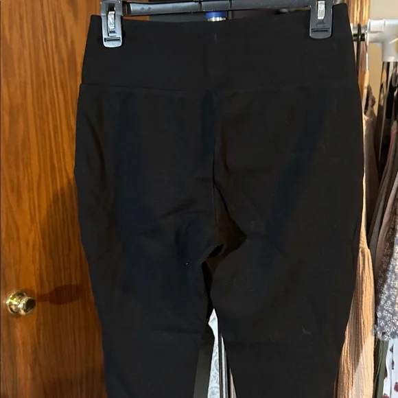 Kendall & Kylie Black Leggings - Picture 3 of 5